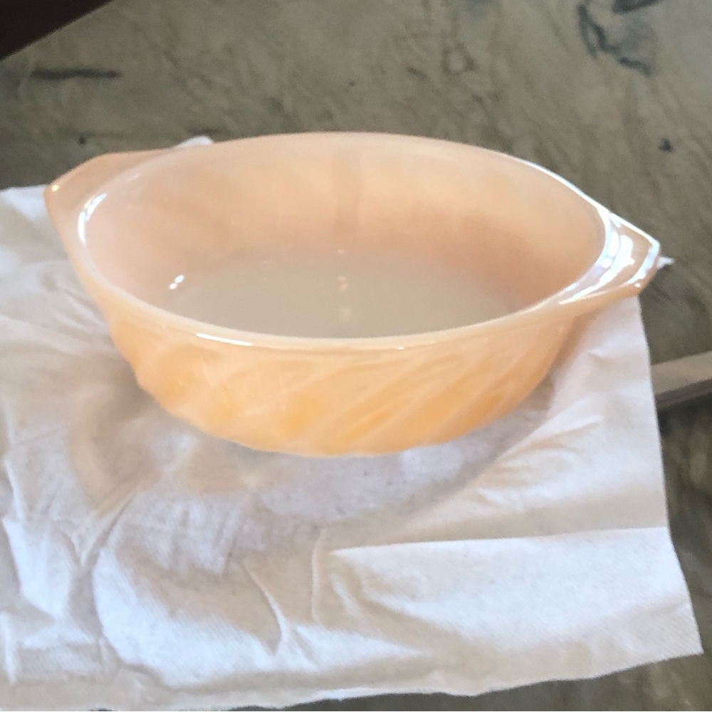 Vintage Anchor Hocking Fire King Bowls - Pearl Luster - set of 4 - Picture 5 of 7